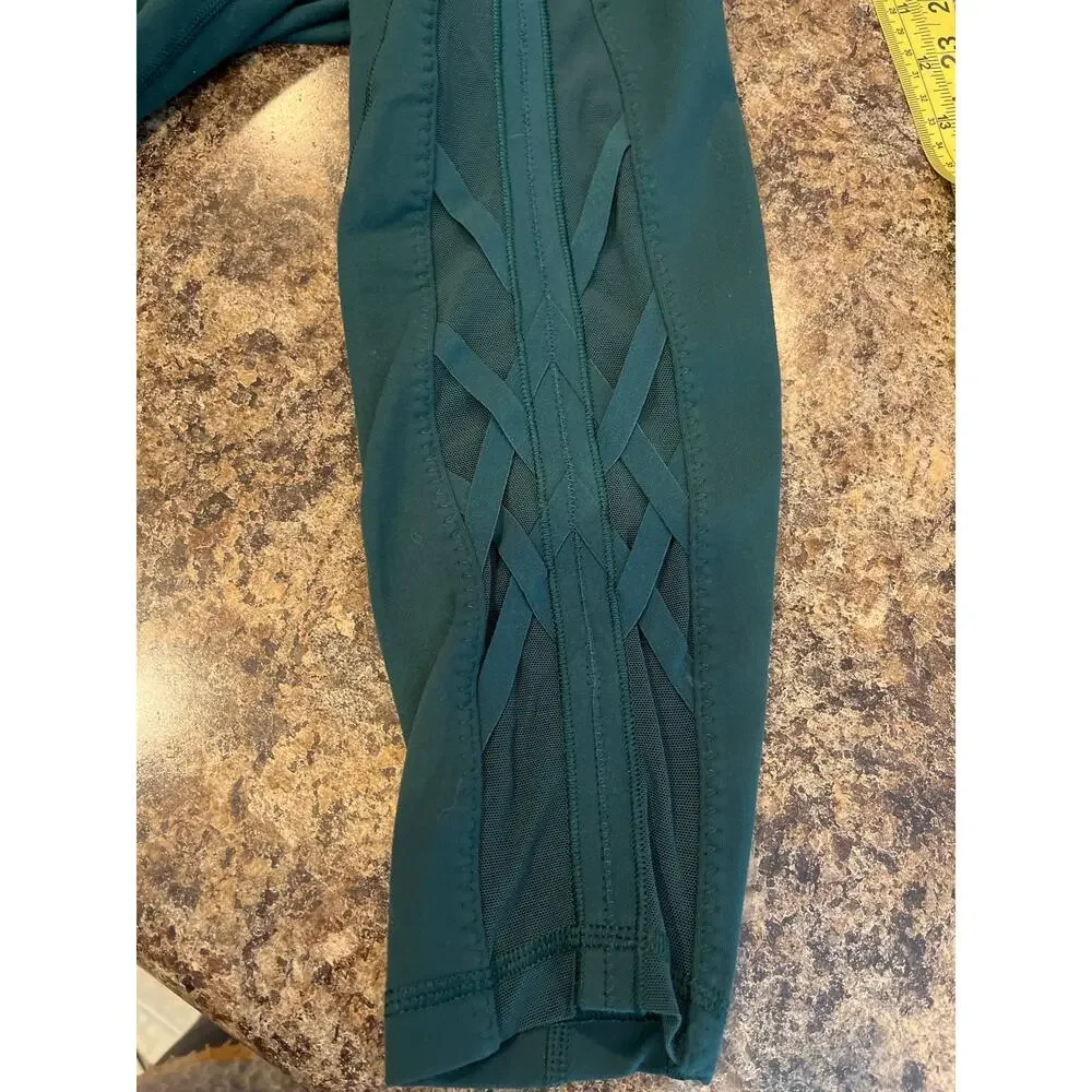 Lululemon Size 6 Criss Cross Back with Mesh Emerald Green Workout Yoga Gym - Picture 2 of 9